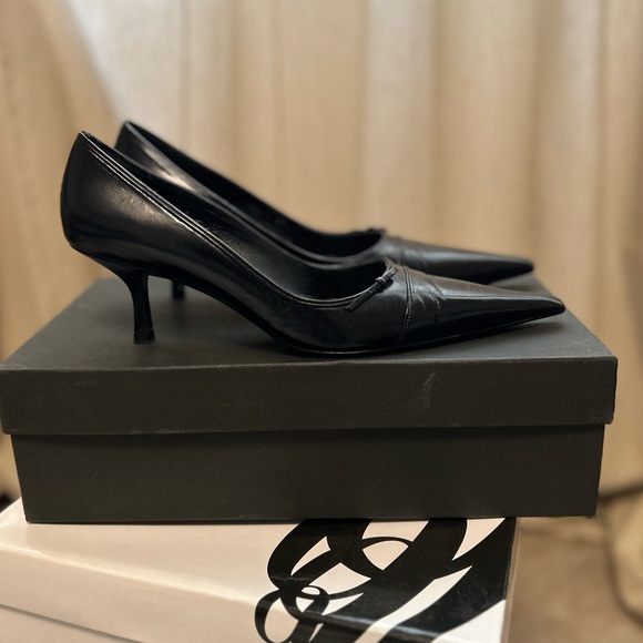 Pura Lopez Kitten Heel Pumps - Picture 2 of 7